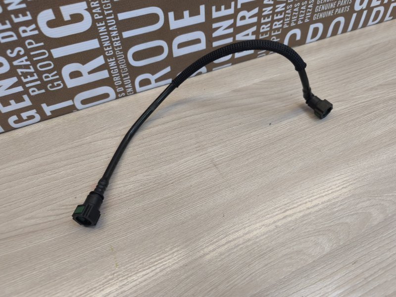 Трубка топливная