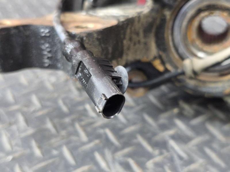 Кулак поворотный