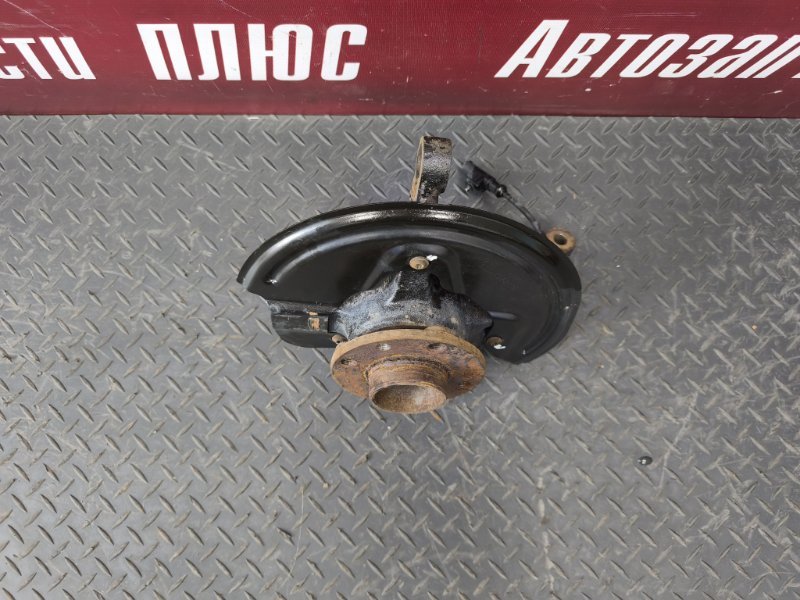 Кулак поворотный