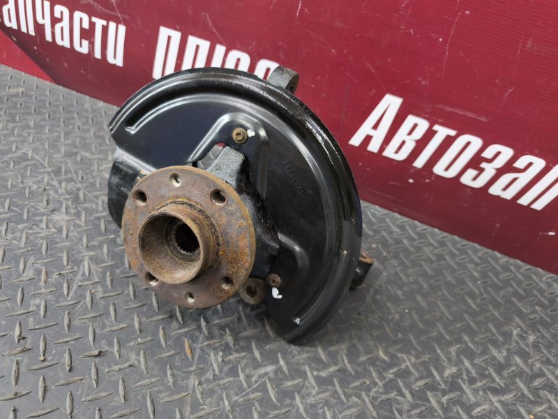 Кулак поворотный