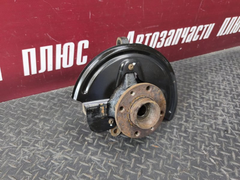 Кулак поворотный