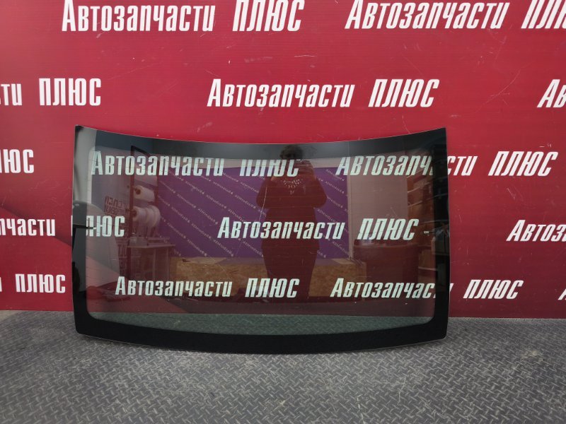 Стекло заднее