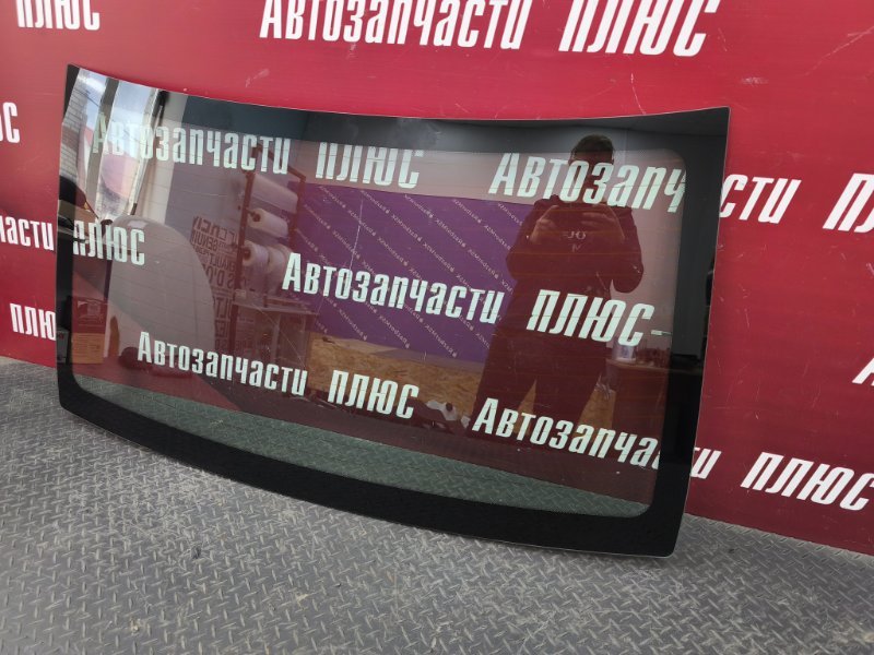 Стекло заднее