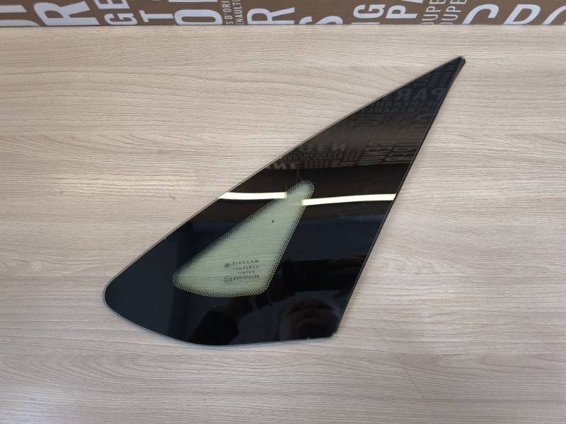 Форточка кузова