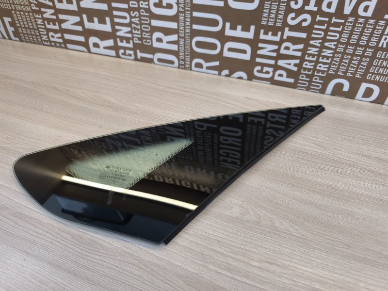 Форточка кузова