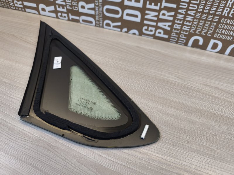 Форточка кузова