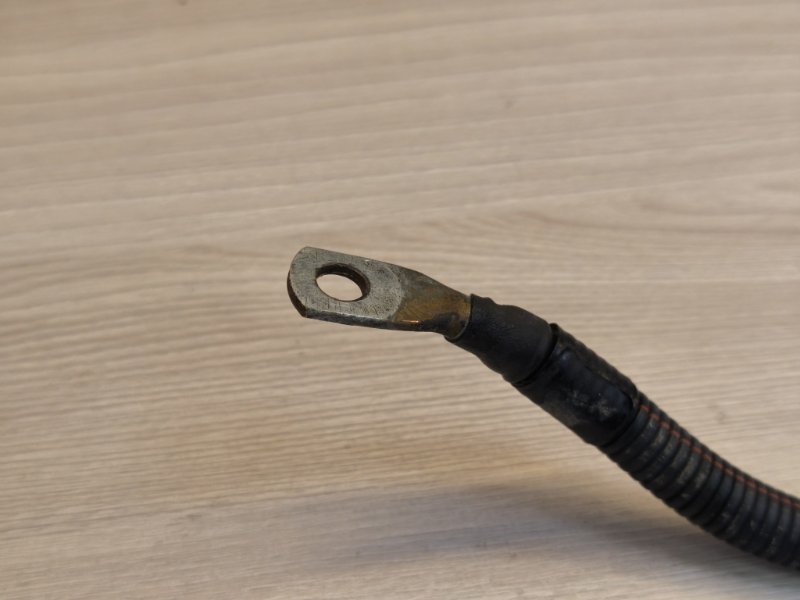 Клемма аккумулятора (минусовая)