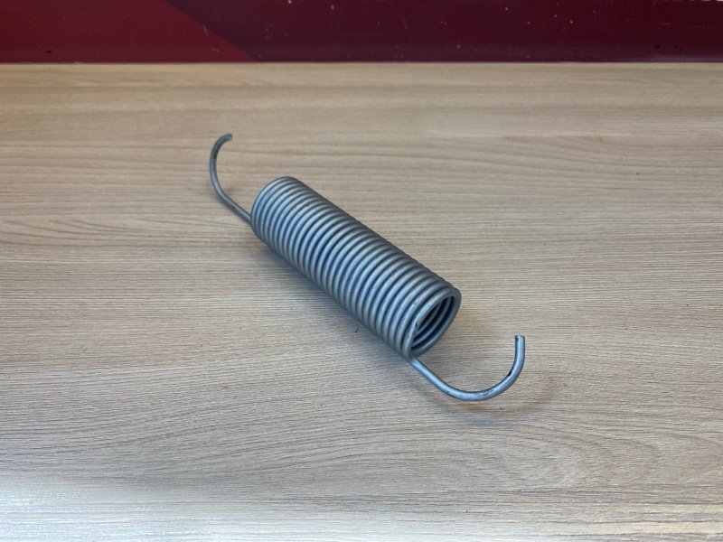 Пружина крышки багажника