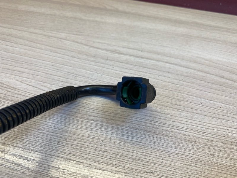 Трубка топливная