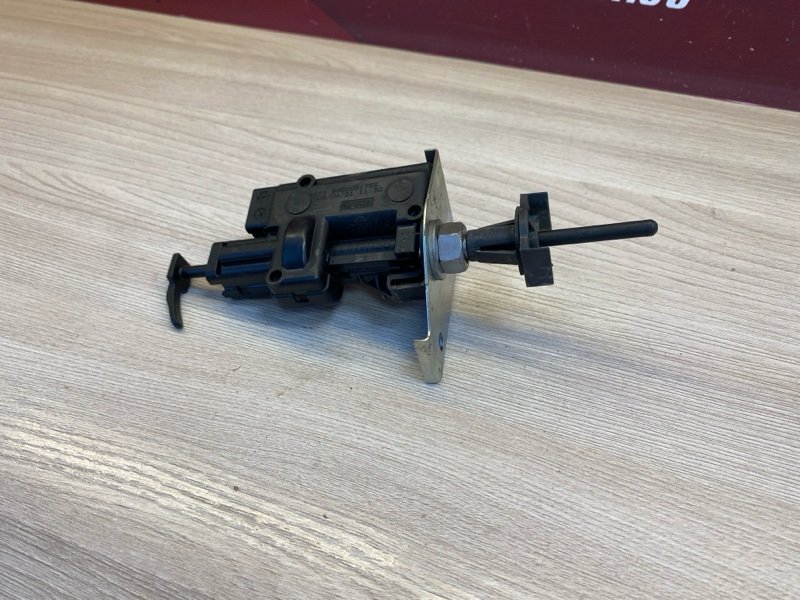 Активатор лючка бензобака