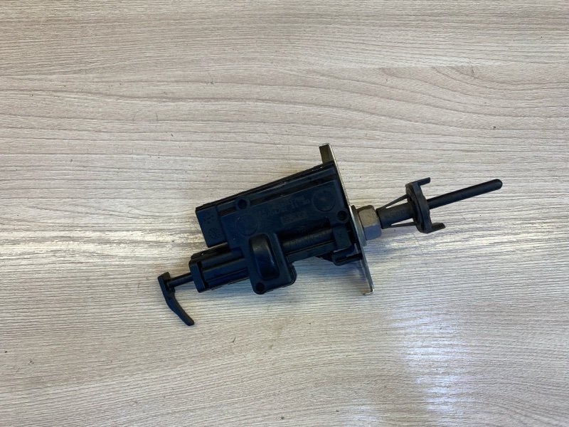 Активатор лючка бензобака