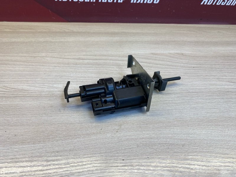 Активатор лючка бензобака