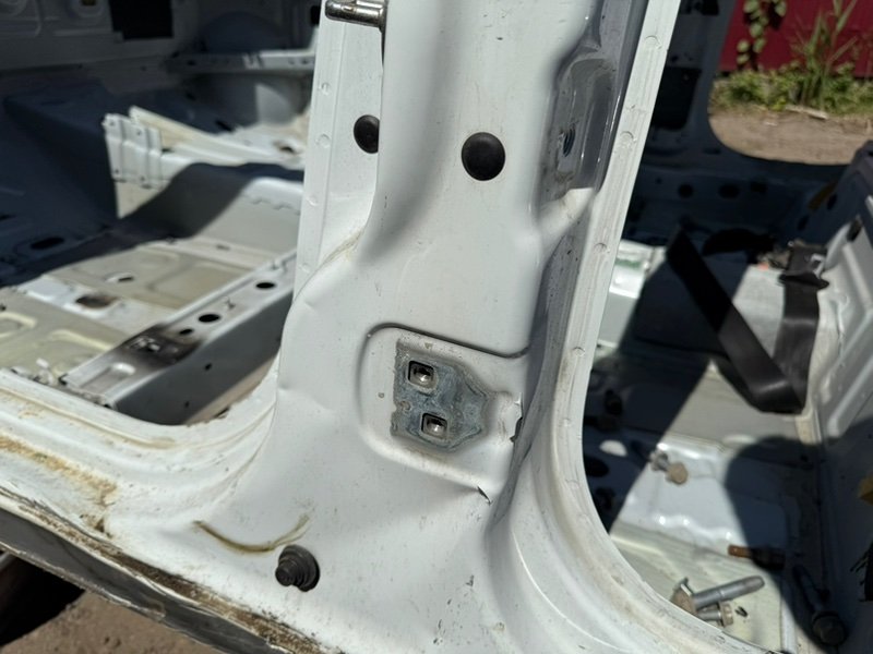 средняя стойка