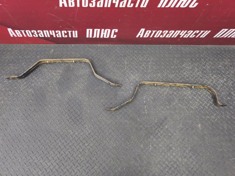 Крепление топливного бака