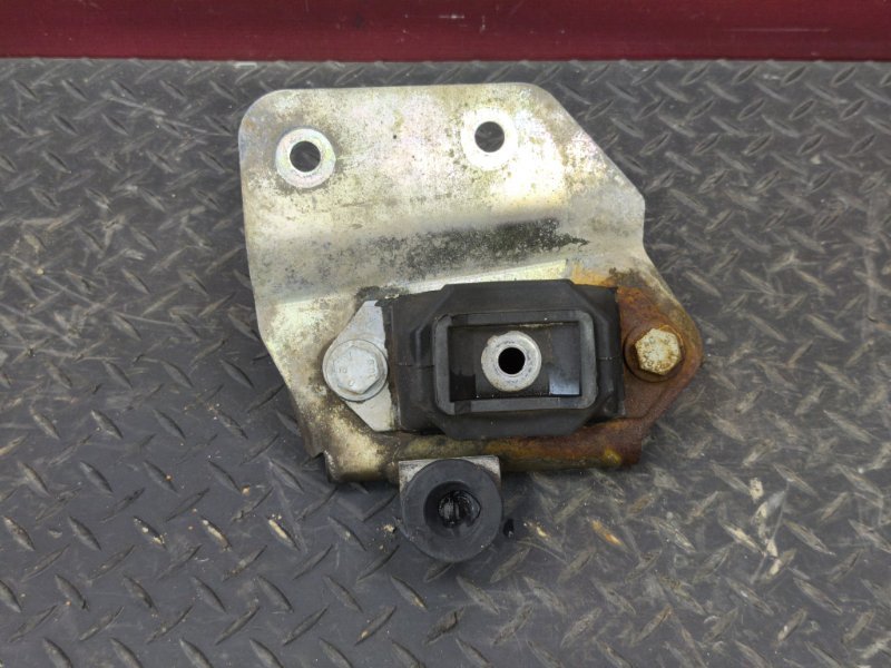 Опора двигателя