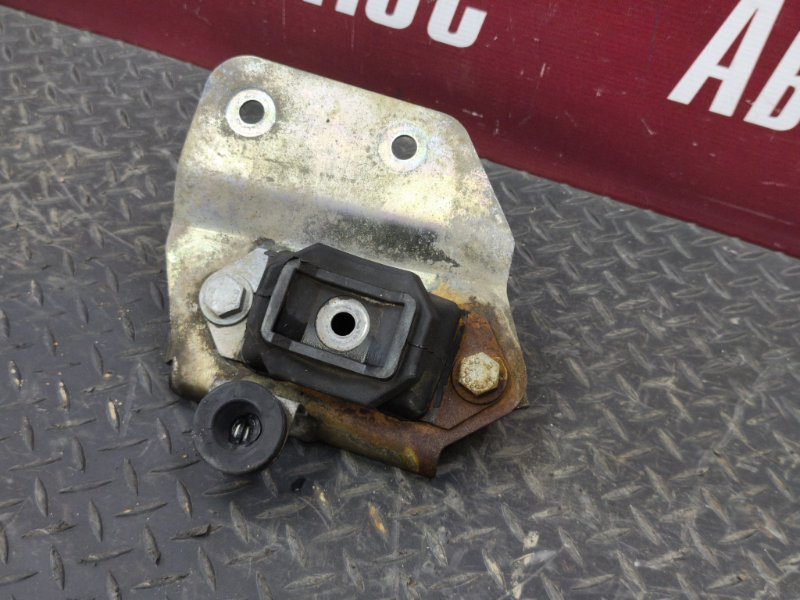 Опора двигателя