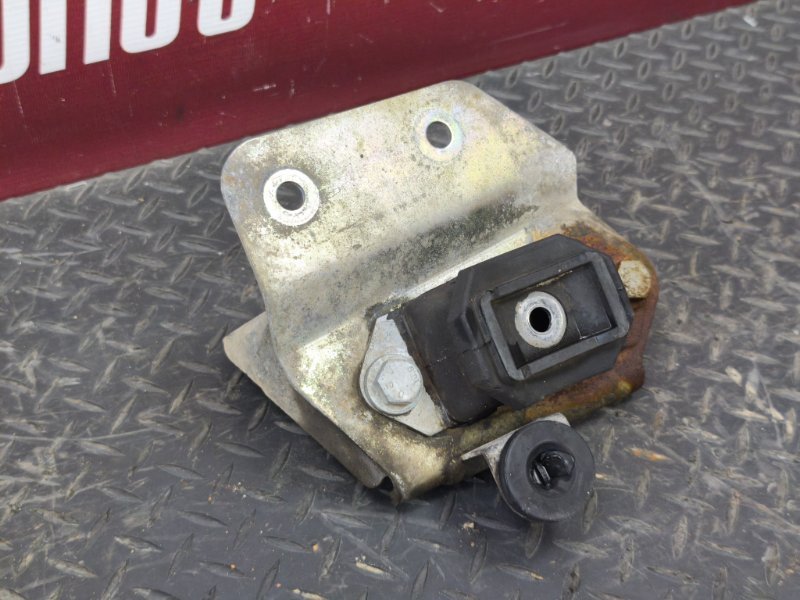 Опора двигателя