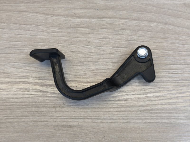 Ручка открывания капота