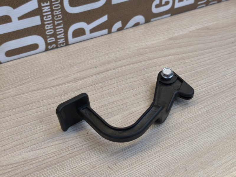 Ручка открывания капота