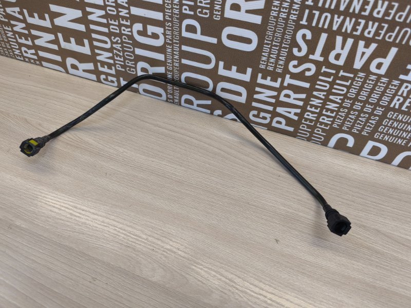 Трубка топливная