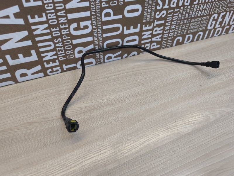 Трубка топливная