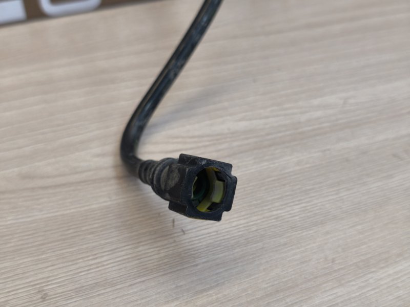 Трубка топливная