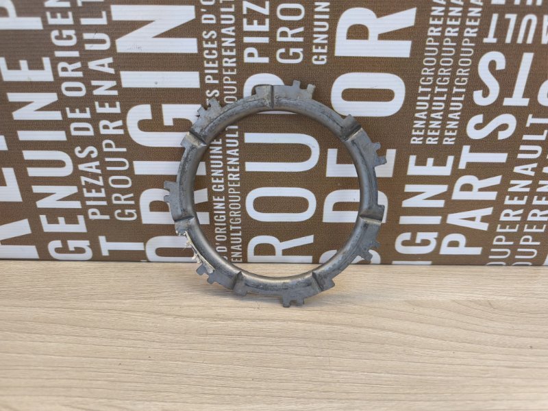 Стопорное кольцо