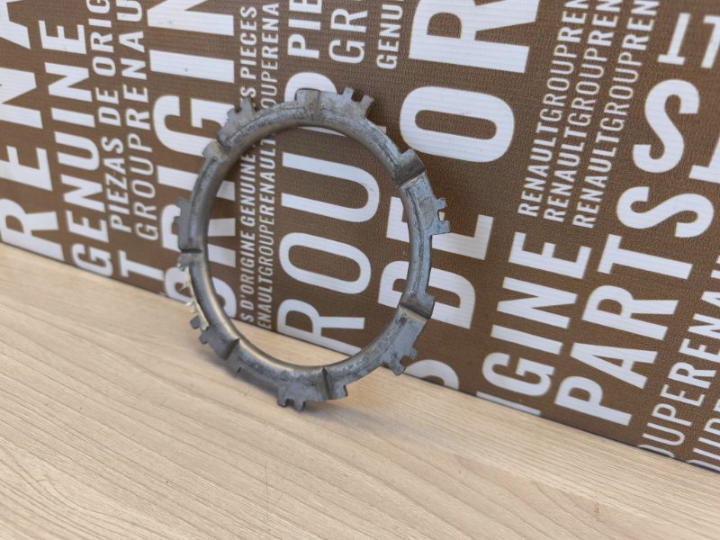 Стопорное кольцо