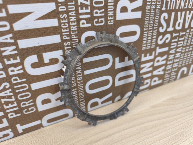 Стопорное кольцо