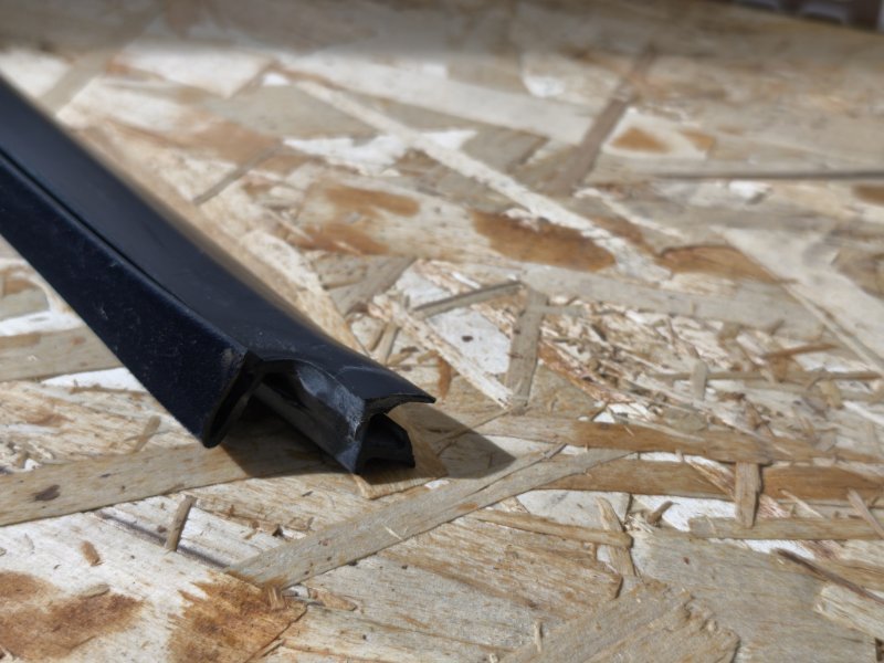 Уплотнитель стекла двери внутренний