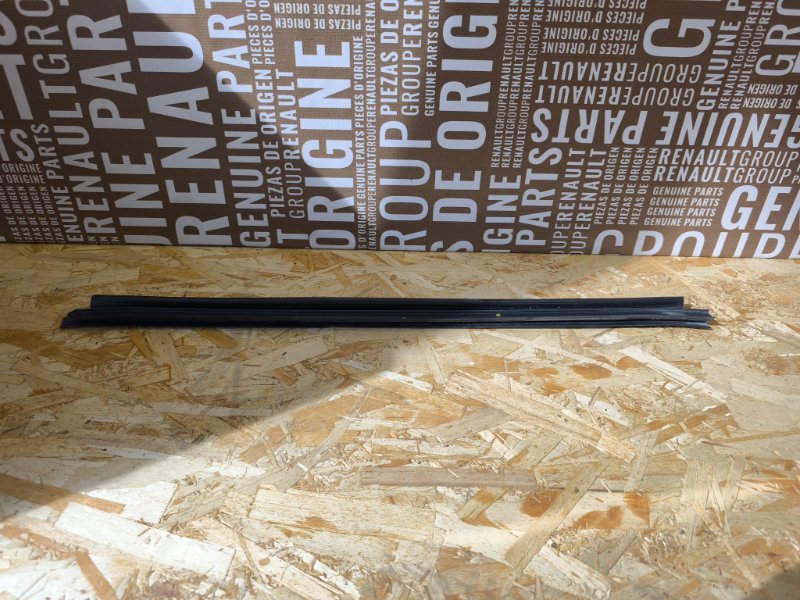 Уплотнитель стекла двери внутренний