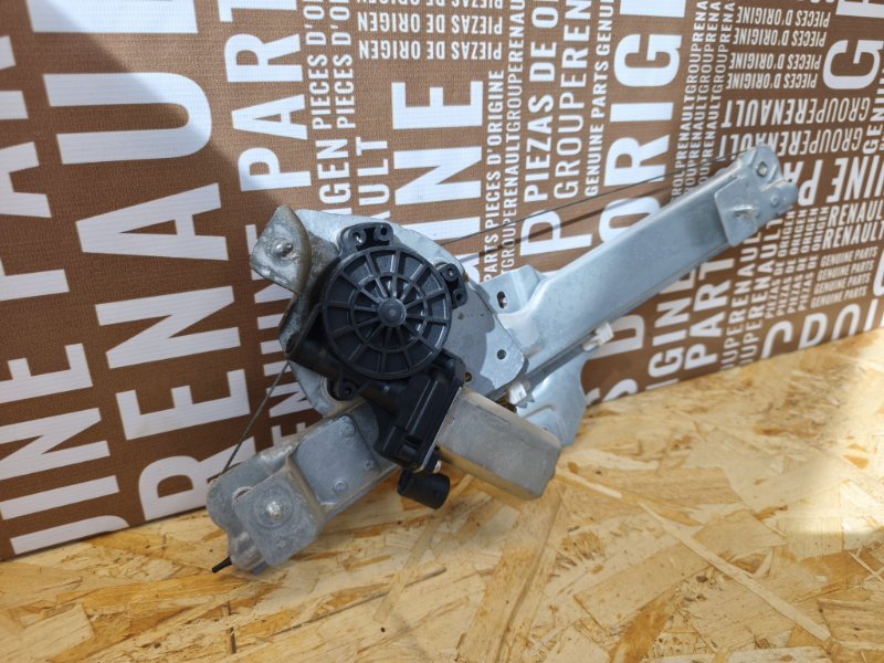 Стеклоподъемник    двери