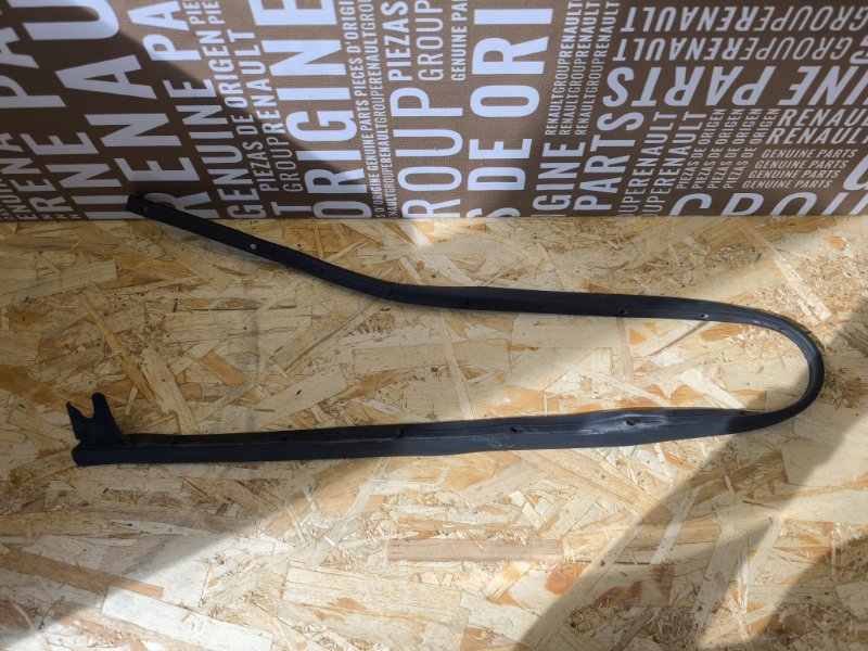 Уплотнитель двери