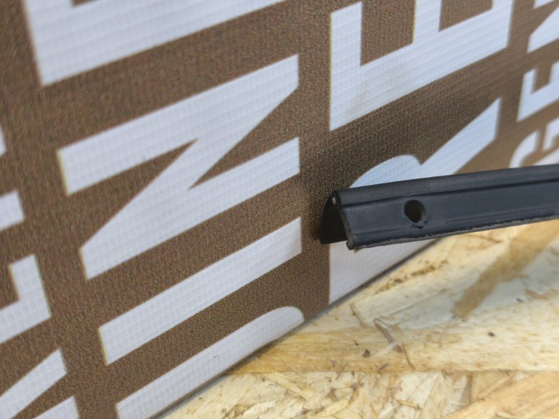 Уплотнитель двери