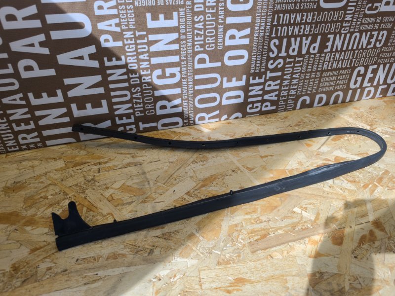 Уплотнитель двери