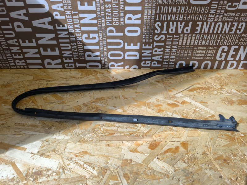 Уплотнитель двери