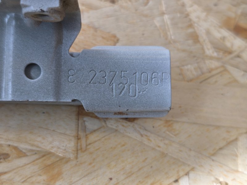 Направляющая стекла     двери