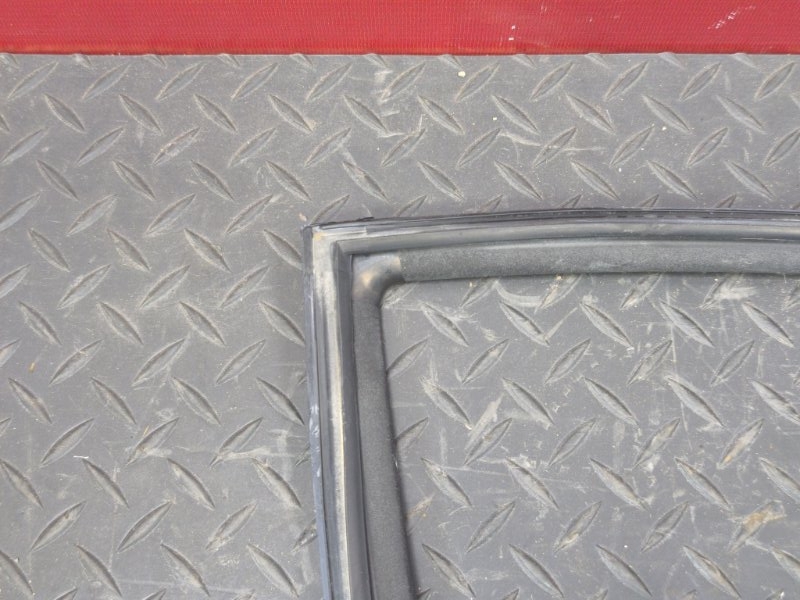 Уплотнитель стекла двери