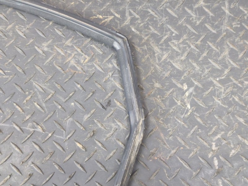 Уплотнитель стекла двери