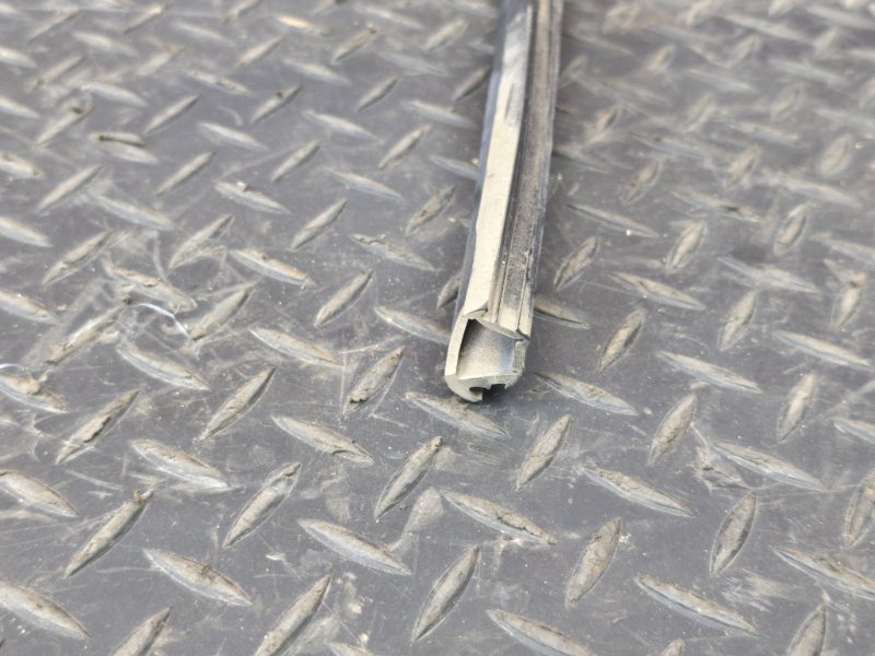 Уплотнитель стекла двери