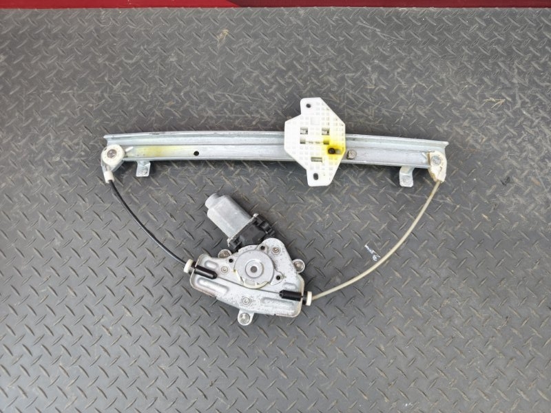 Стеклоподъемник    двери