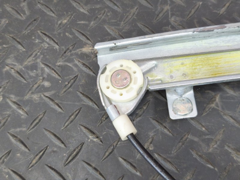 Стеклоподъемник    двери