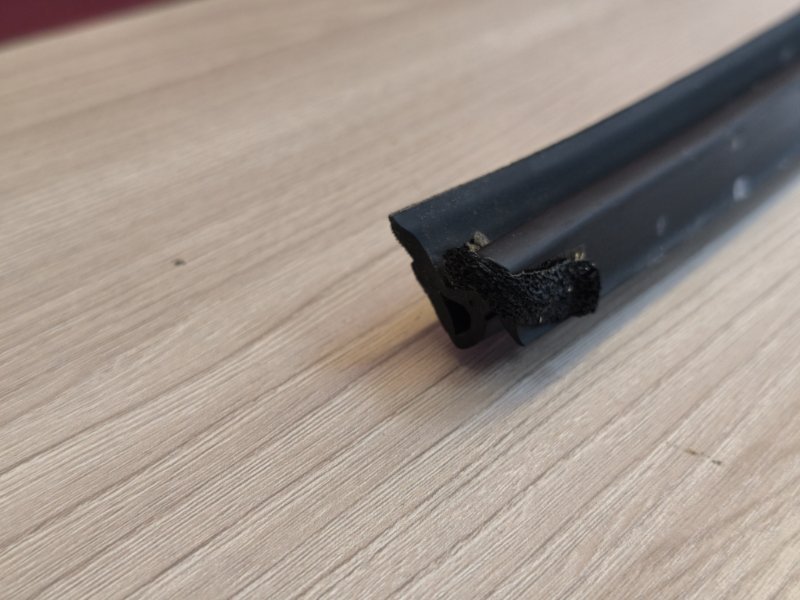 Уплотнитель стекла двери внутренний