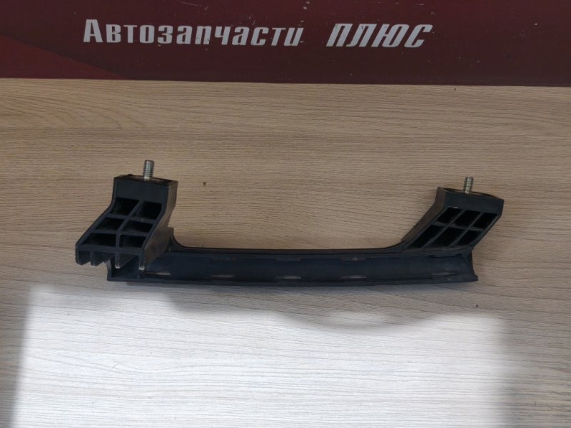 Направляющая стекла двери