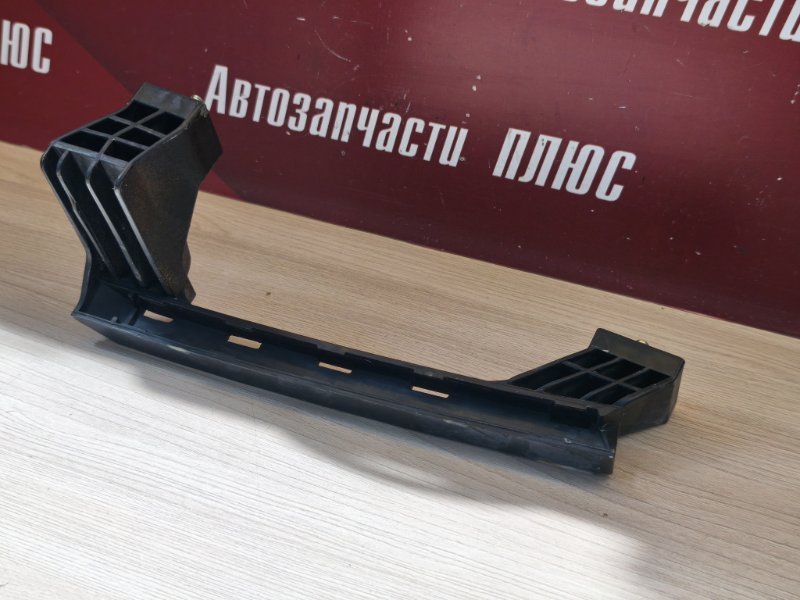 Направляющая стекла двери