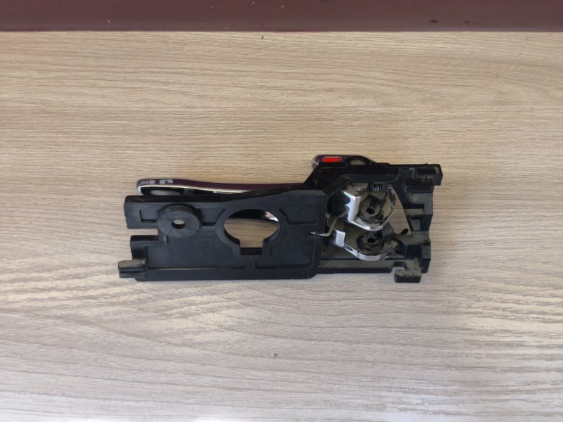 Внутренняя ручка     двери