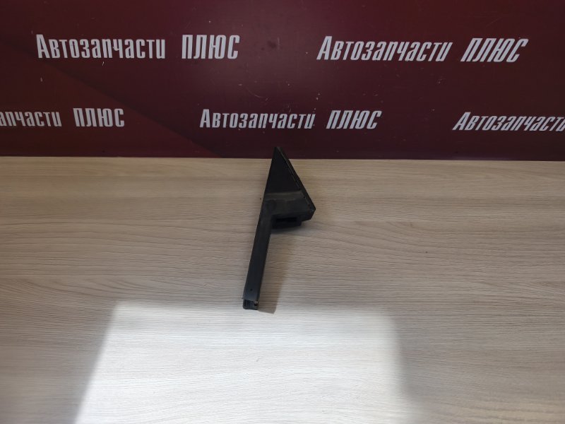 Направляющая стекла двери