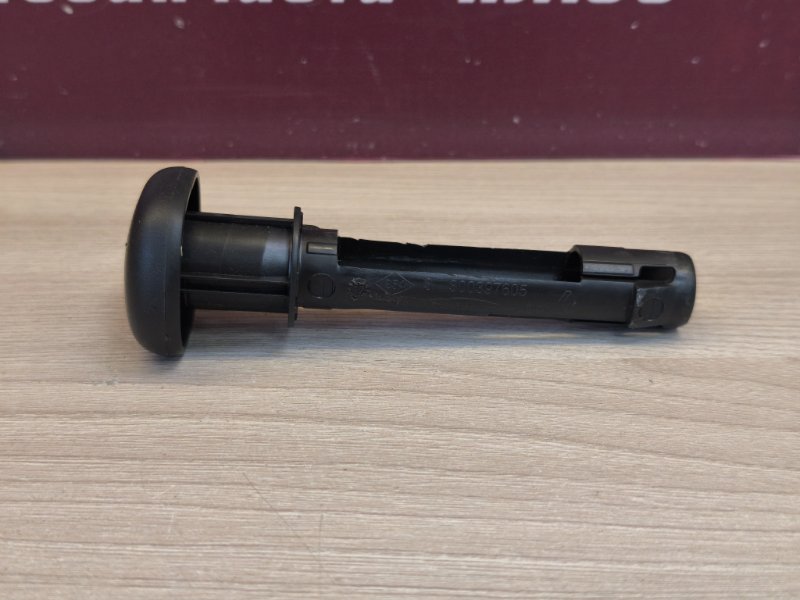 Втулка крепления подголовника