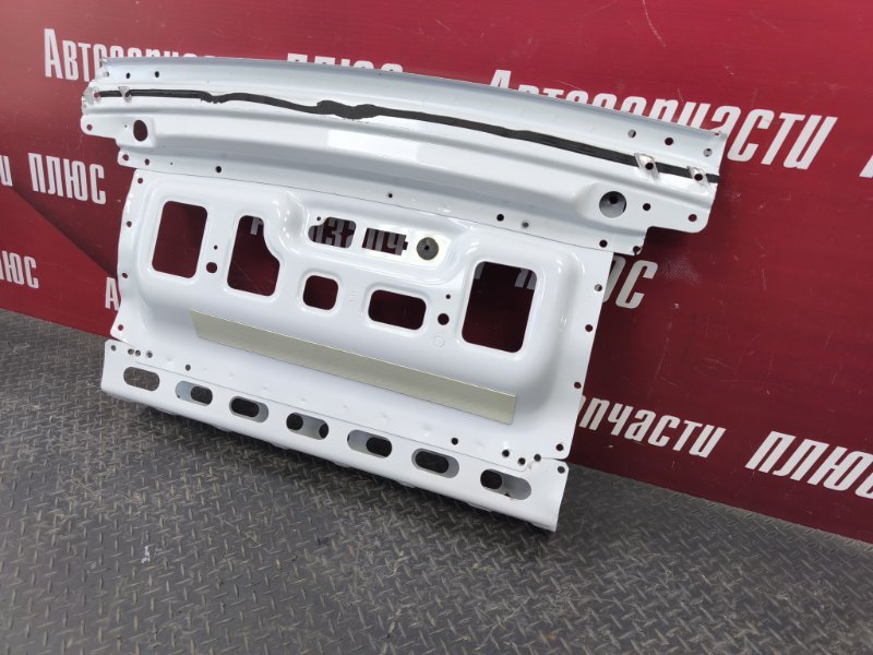 Задняя полка