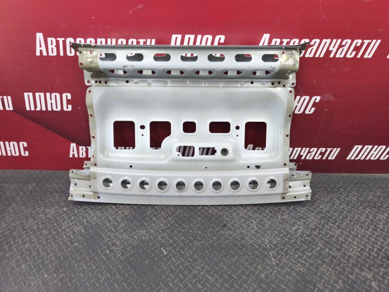 Задняя полка